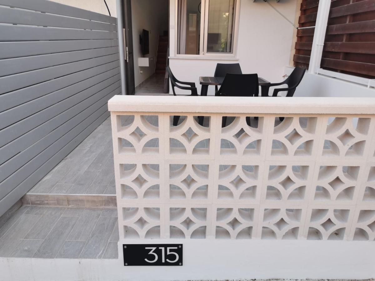 Eros Maisonette In Latchi Area Just 700 Meters Or One-Minute Drive From Polis Municipal Beach Bagian luar foto