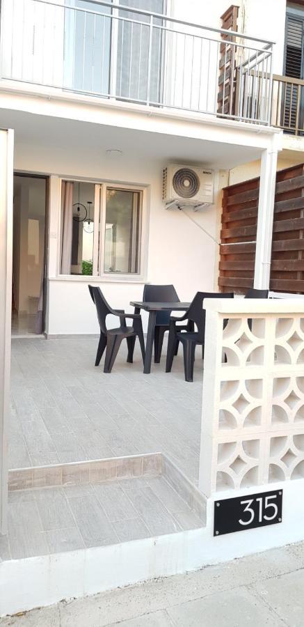 Eros Maisonette In Latchi Area Just 700 Meters Or One-Minute Drive From Polis Municipal Beach Bagian luar foto